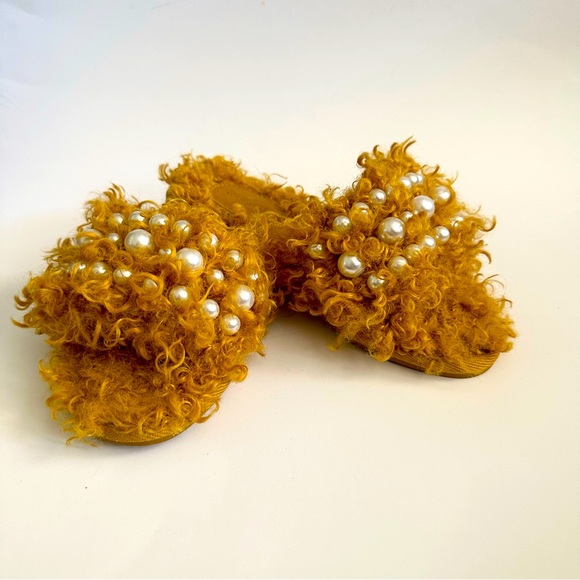 Cat & Jack Fuzzy Slides - Picture 1 of 9